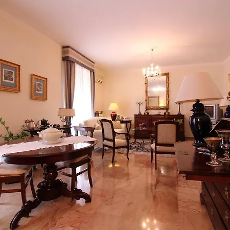 Modern Private Bedroom, Sardinian's Colourful City Hotel *